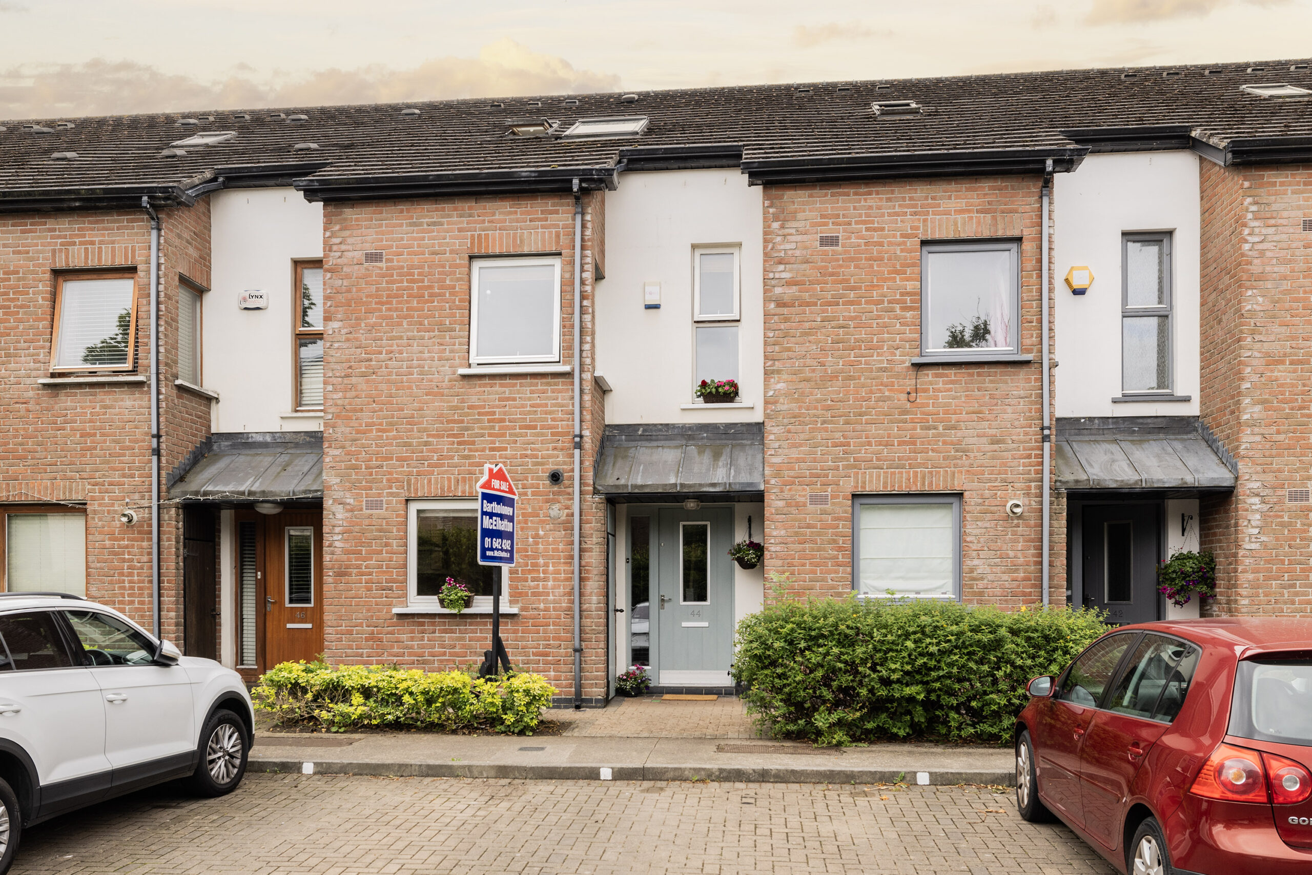 44 Hunters Walk Hunterswood Ballycullen Dublin D24 X2T4